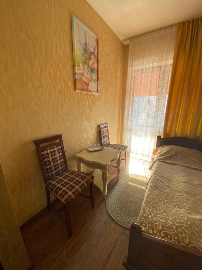 Готель «Вишневий Сад» Mukaçeve Dış mekan fotoğraf